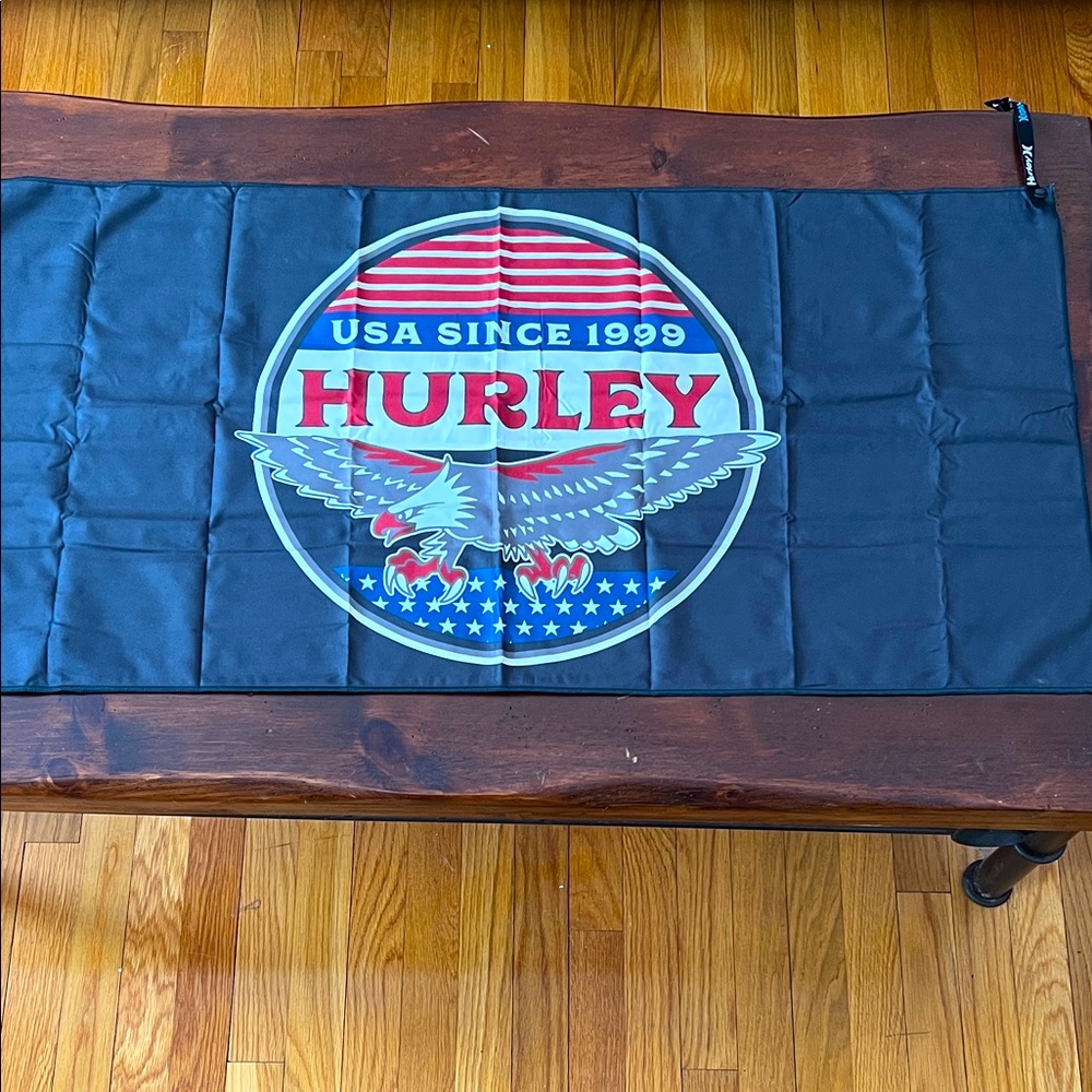 Hurley Hydro-Wick Travel Towel  Navy Red White Light Blue Eagle Emblem 20x40